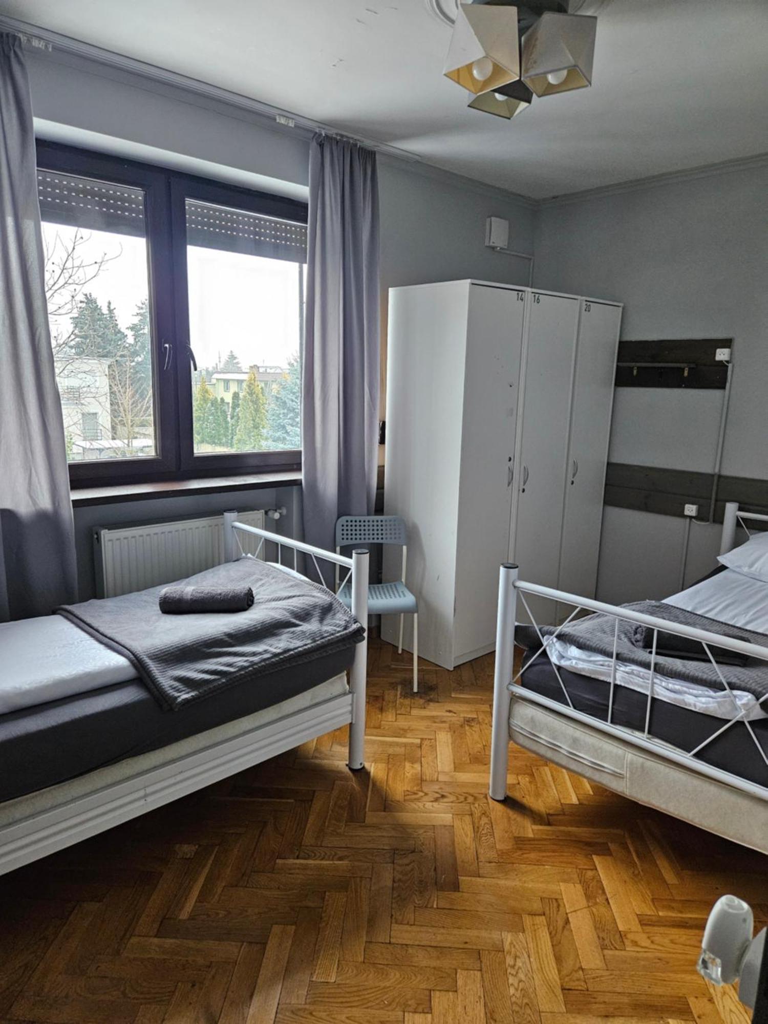 Pokoje Pracownicze Кімнати Для Працівників,Гуртожиток Swarzędz Buitenkant foto