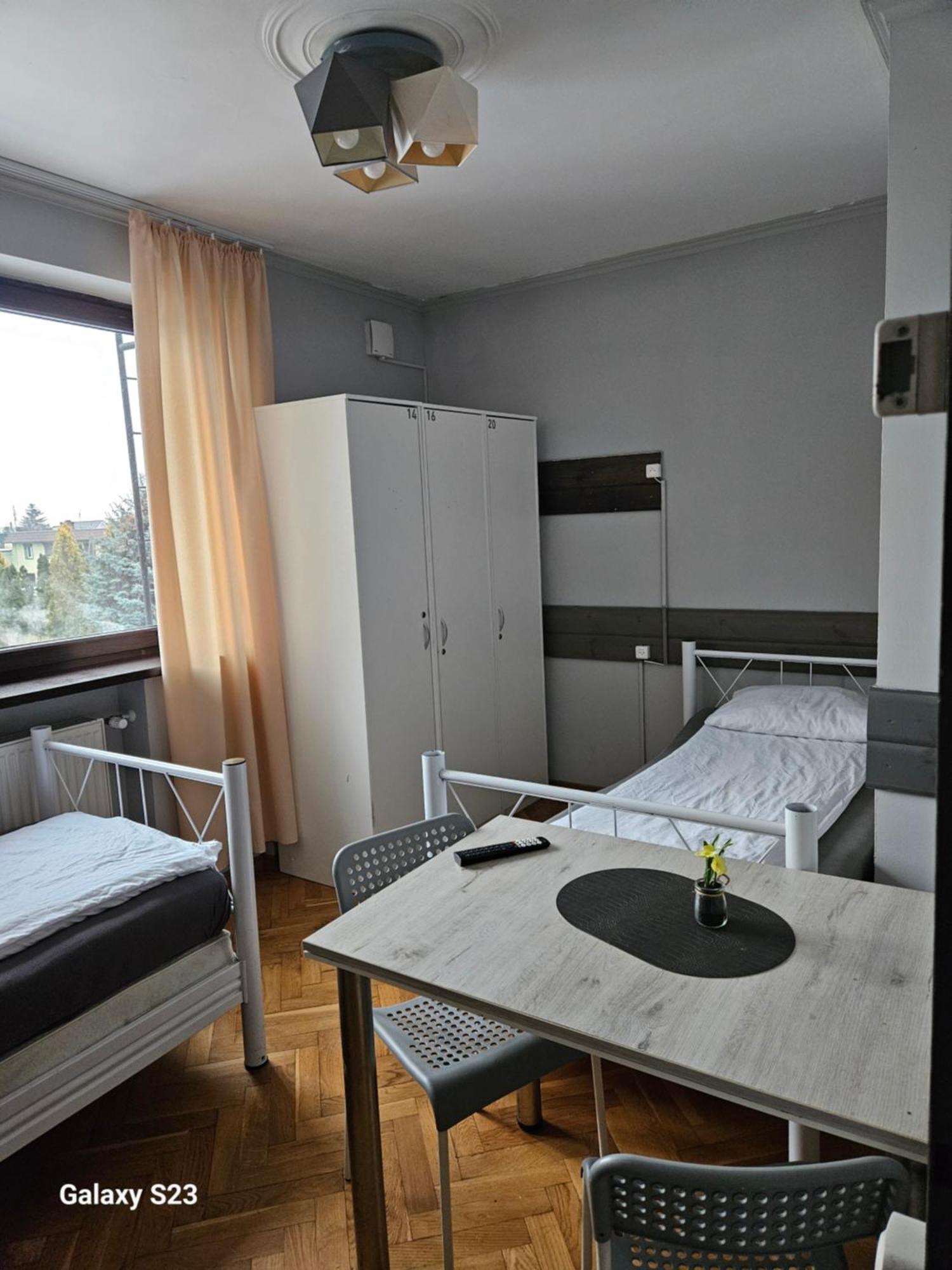 Pokoje Pracownicze Кімнати Для Працівників,Гуртожиток Swarzędz Buitenkant foto