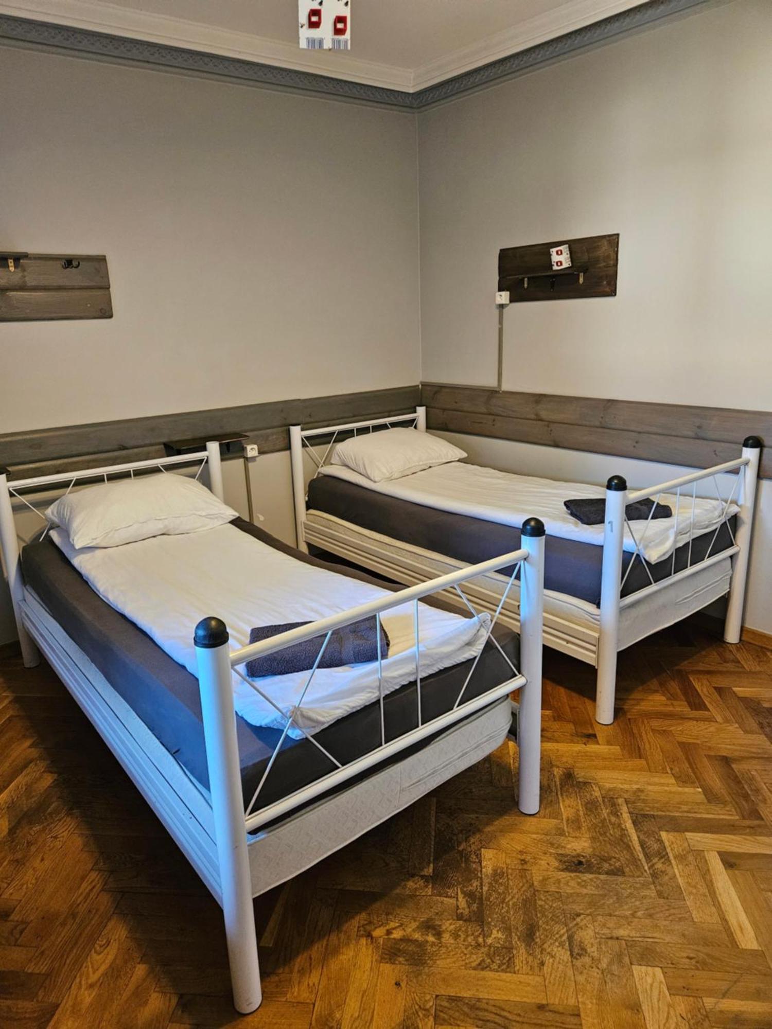 Pokoje Pracownicze Кімнати Для Працівників,Гуртожиток Swarzędz Buitenkant foto