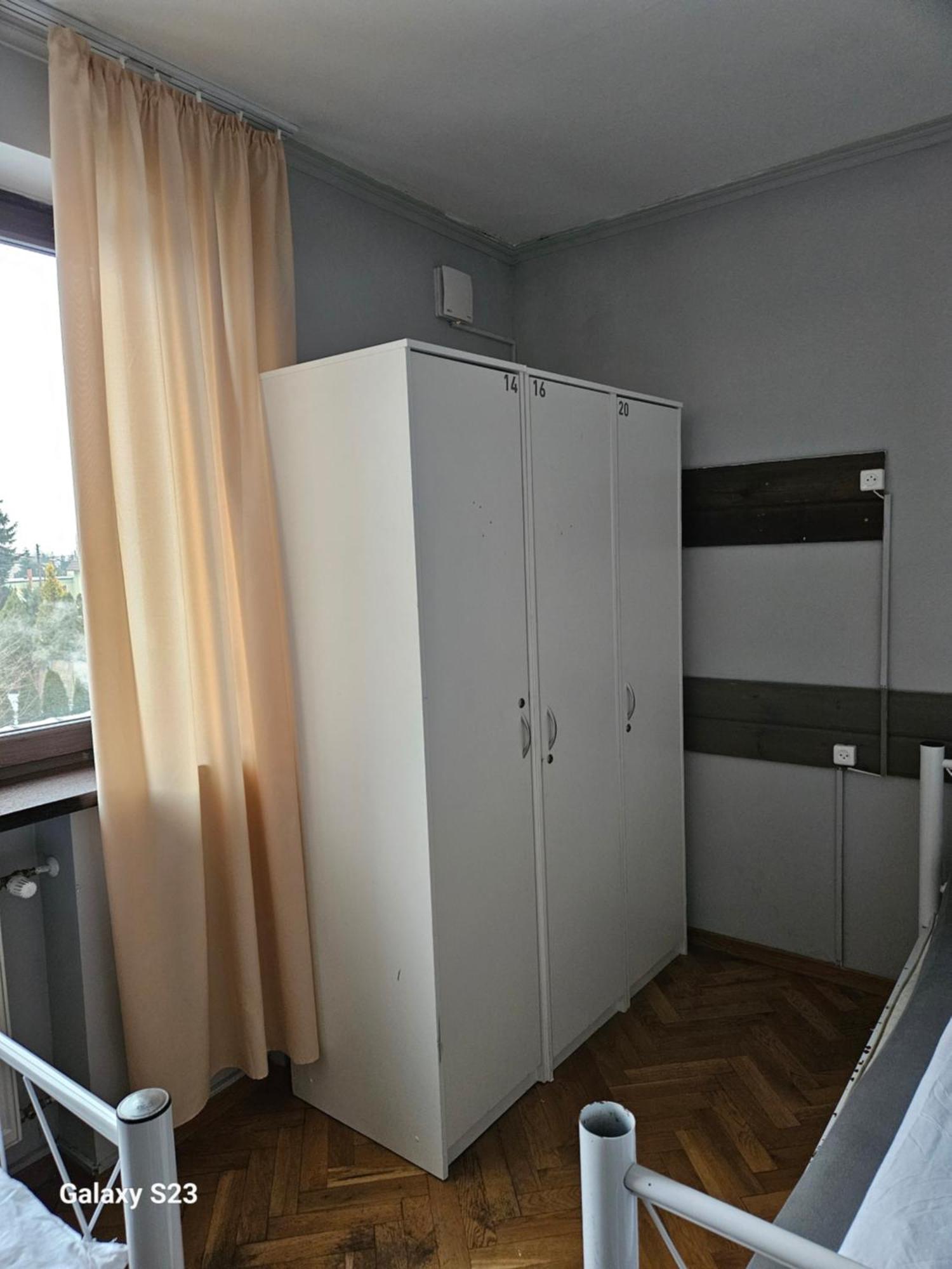 Pokoje Pracownicze Кімнати Для Працівників,Гуртожиток Swarzędz Buitenkant foto