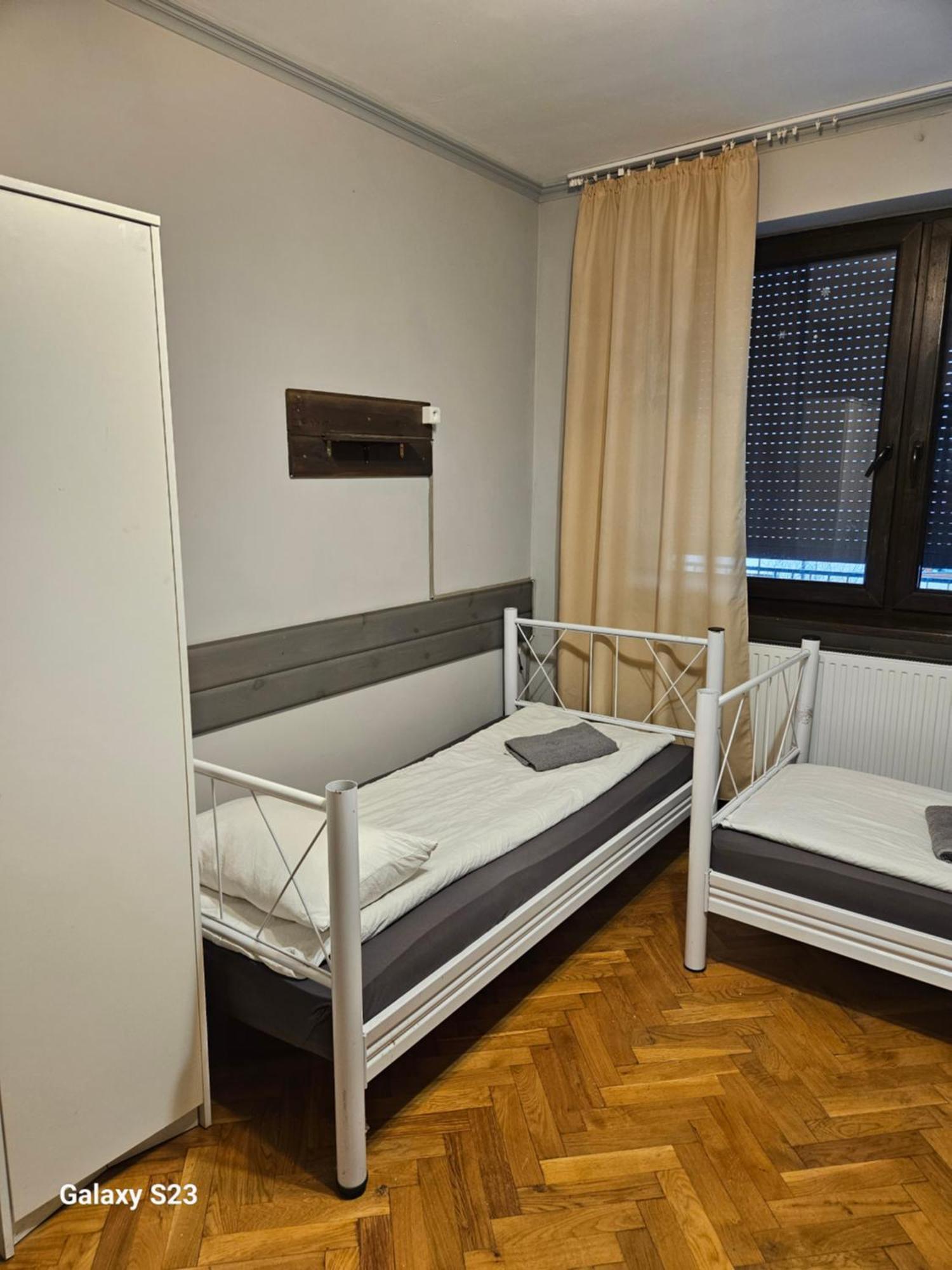 Pokoje Pracownicze Кімнати Для Працівників,Гуртожиток Swarzędz Buitenkant foto