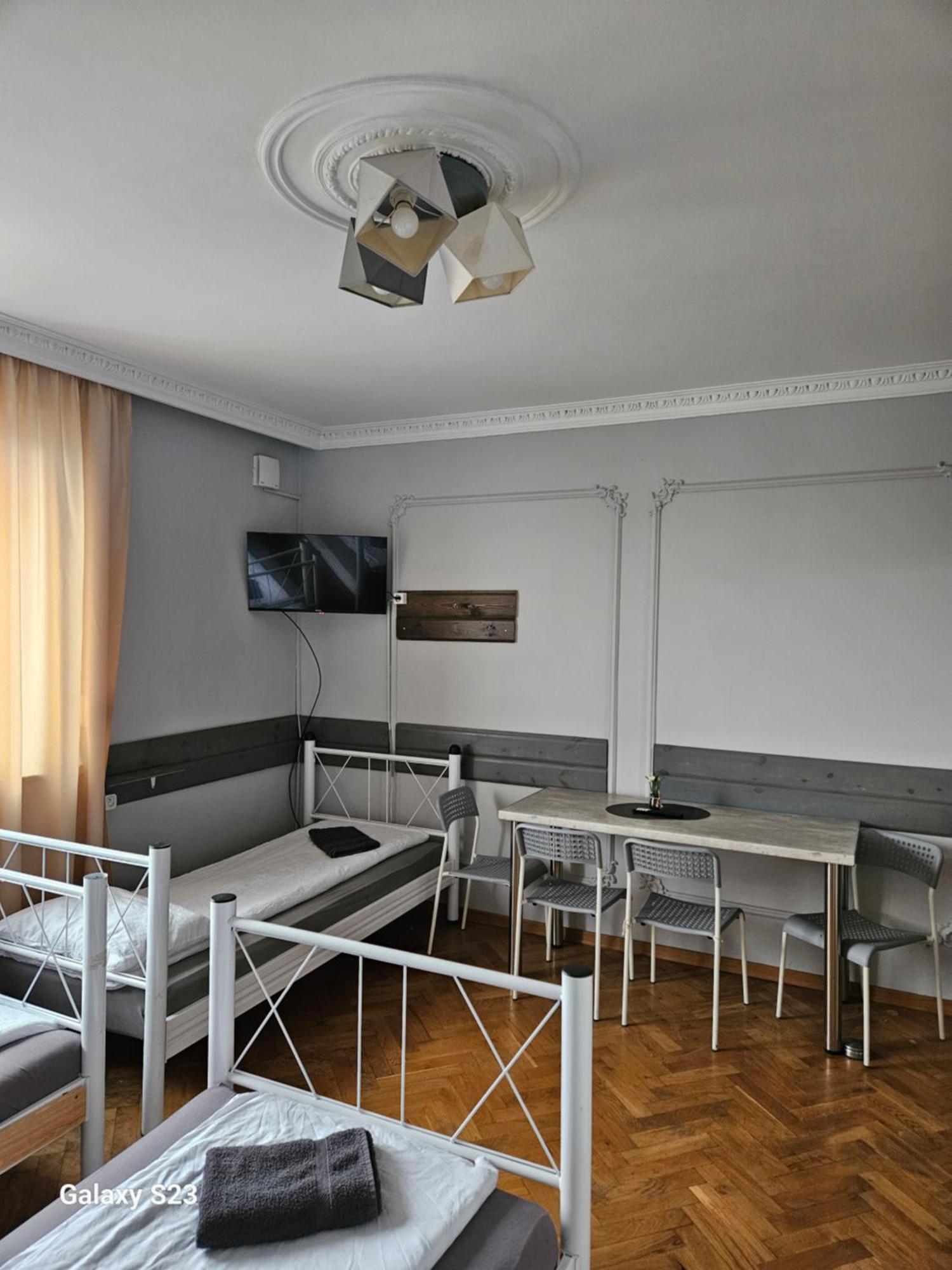 Pokoje Pracownicze Кімнати Для Працівників,Гуртожиток Swarzędz Buitenkant foto