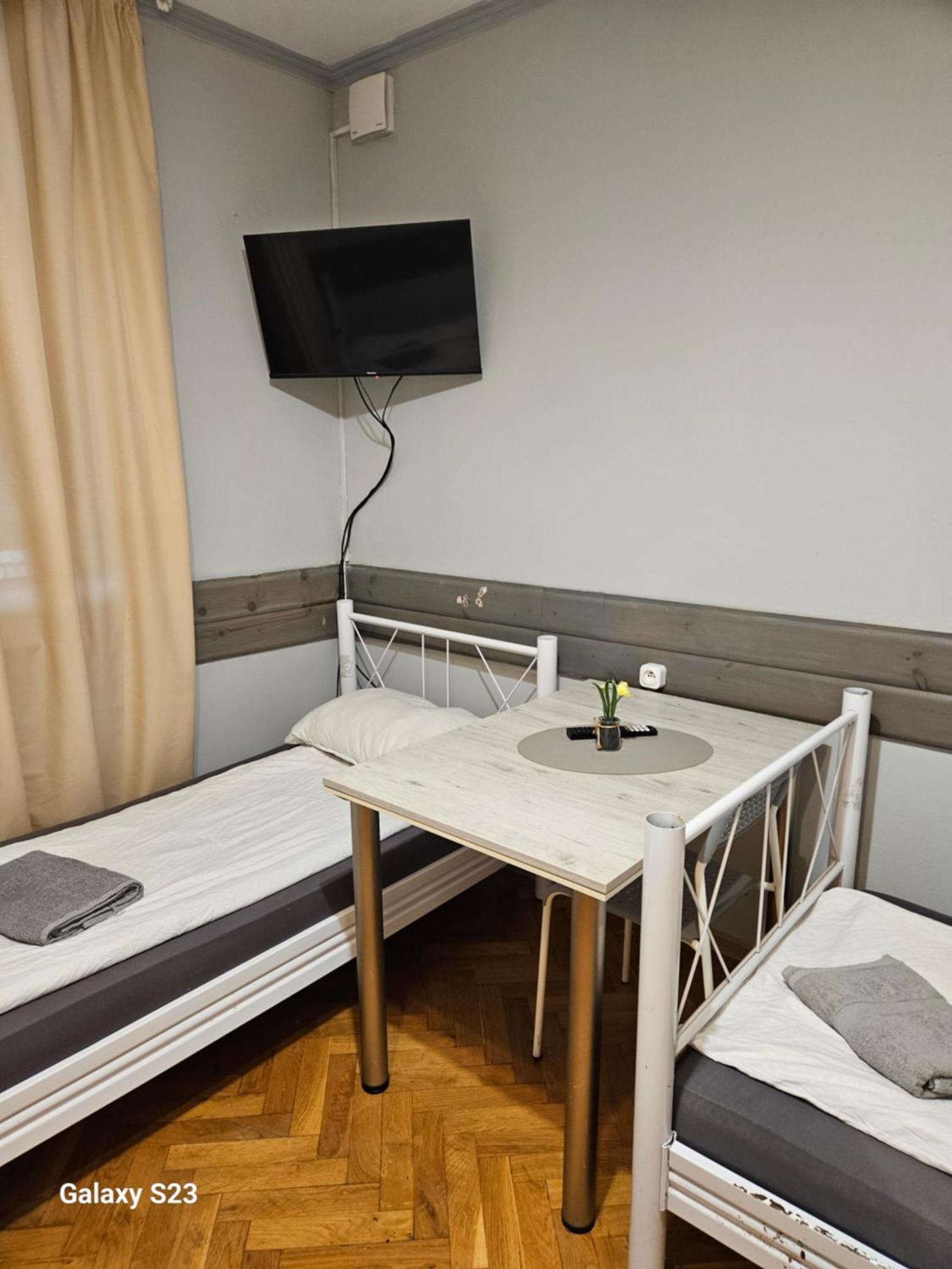 Pokoje Pracownicze Кімнати Для Працівників,Гуртожиток Swarzędz Buitenkant foto