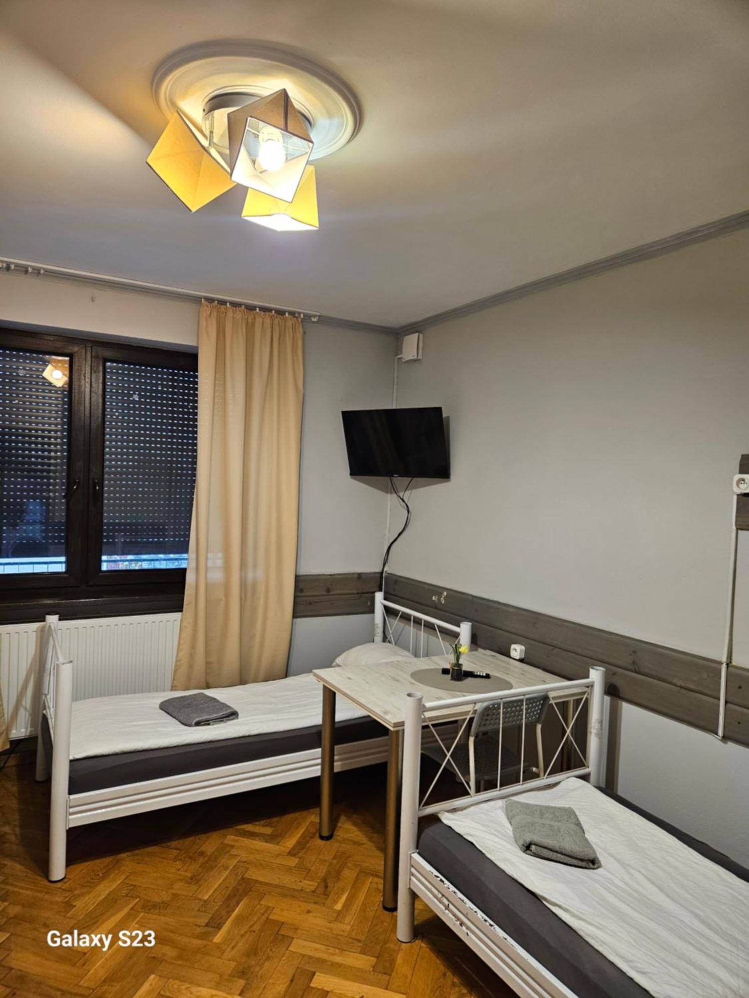 Pokoje Pracownicze Кімнати Для Працівників,Гуртожиток Swarzędz Buitenkant foto